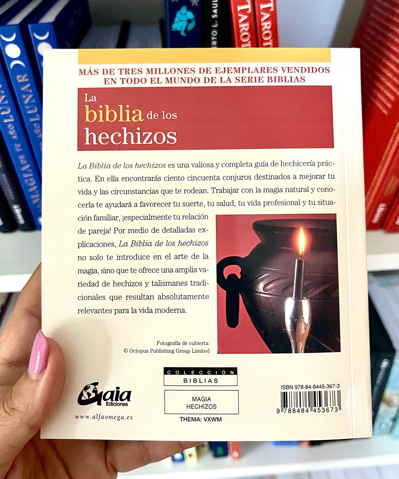 LA BIBLIA DE LOS HECHIZOS