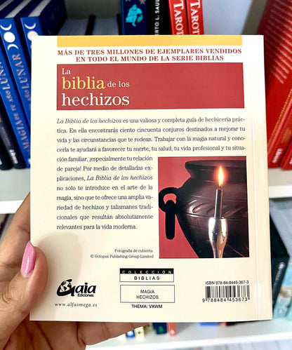 LA BIBLIA DE LOS HECHIZOS